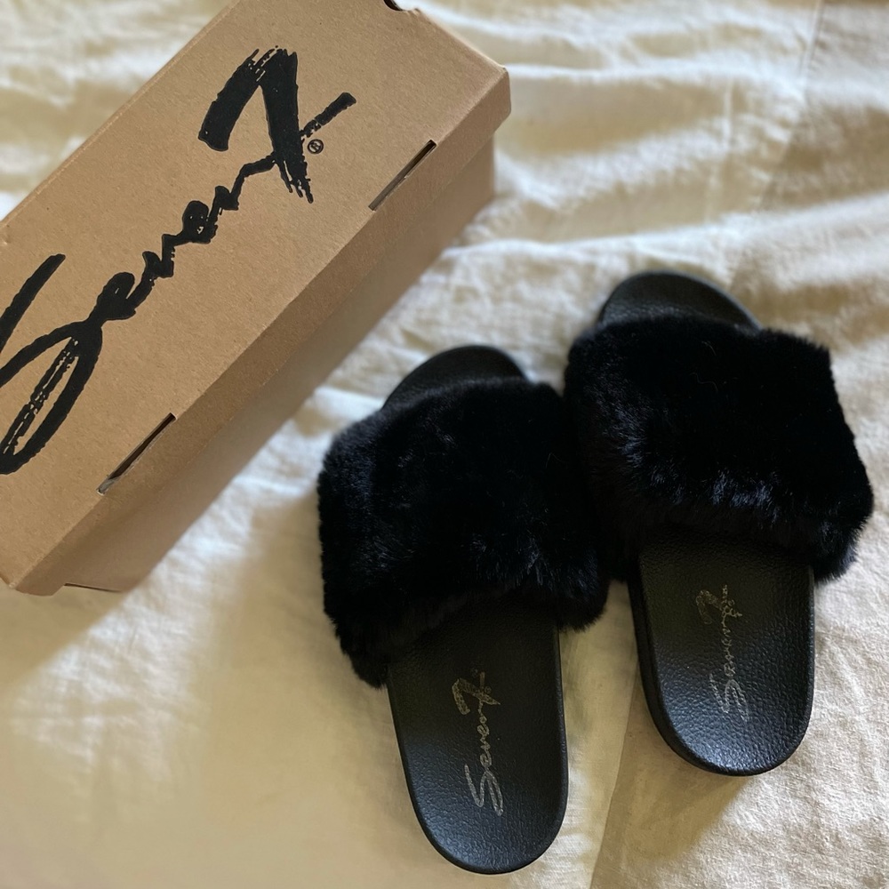 Seven7 Fuzzy Flip Flops